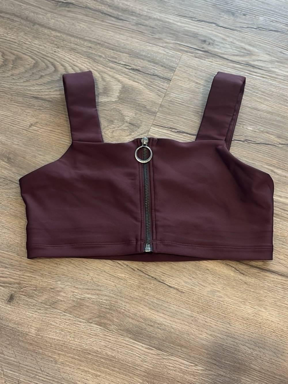 ALO Yoga Maroon Zip-Front Crop Sports Bra